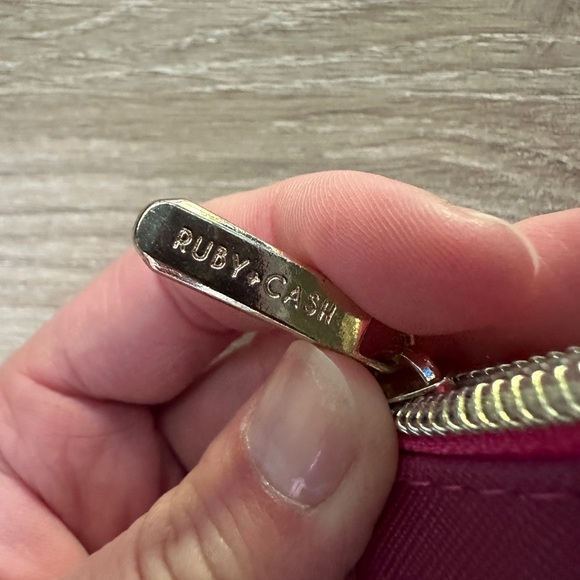 Ruby + Cash “Live your Dream” colorful makeup bag - Picture 3 of 11